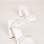 Bar 4 נעלי עקב לבן