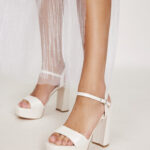 נעל עקב ערב Rene 4 קרם לבן 1 נעל עקב ערב Rene 4 קרם לבן 1