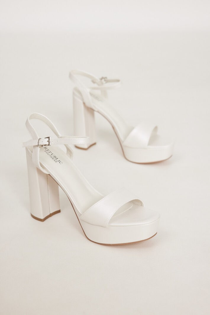 נעל עקב ערב Rene 4 קרם לבן 4