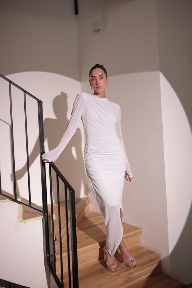 שמלת ערב צנועה ריץ לבן 1