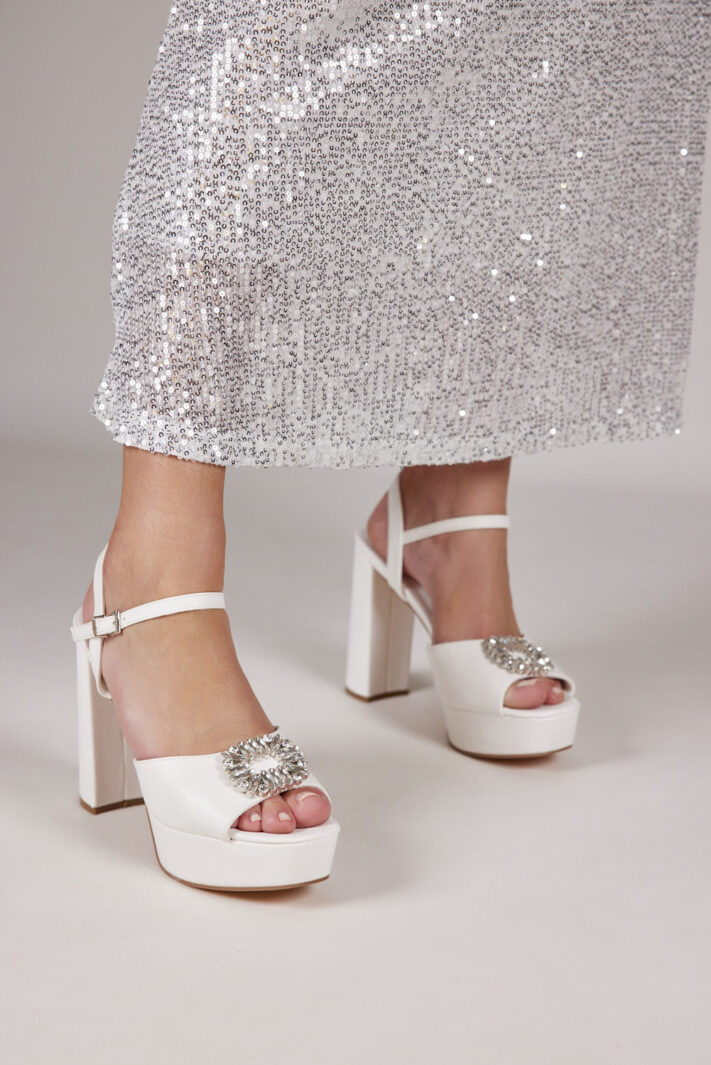 Rene 6 נעל עקב ערב לבן