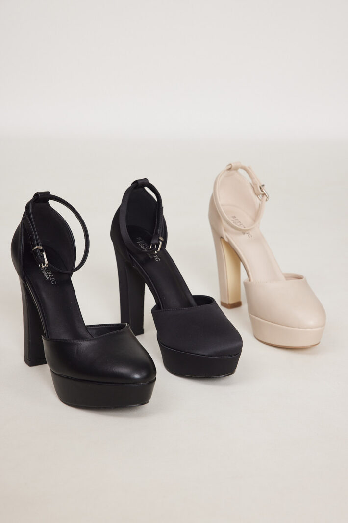 Naya שחור לאקה