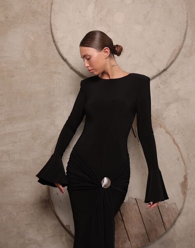 שמלת ערב מקסי צנועה ליהי שחור 1