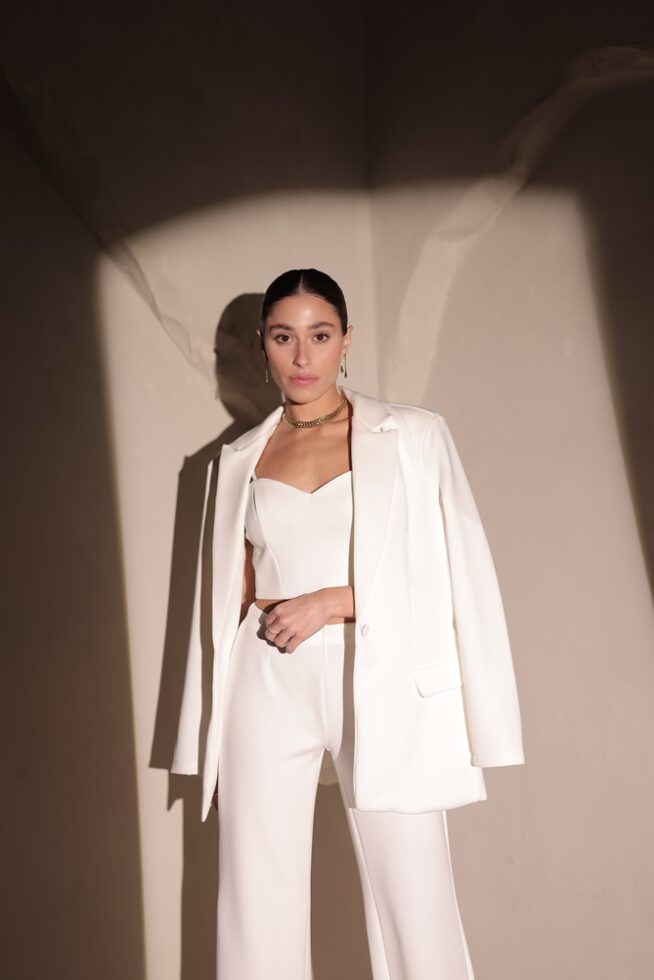 חליפת ערב ארמני לבן