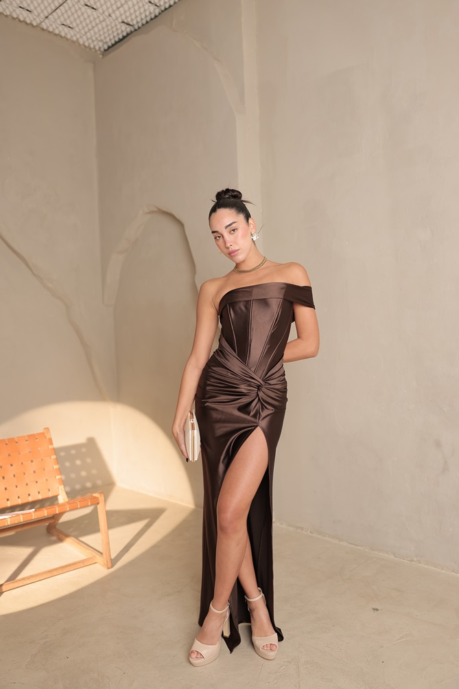 שמלת ערב מקסי אדלין חום 4