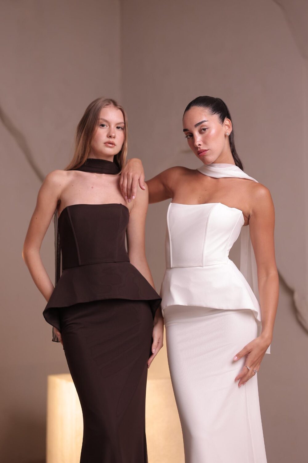 שמלת מקסי סהר לבן וחום 1