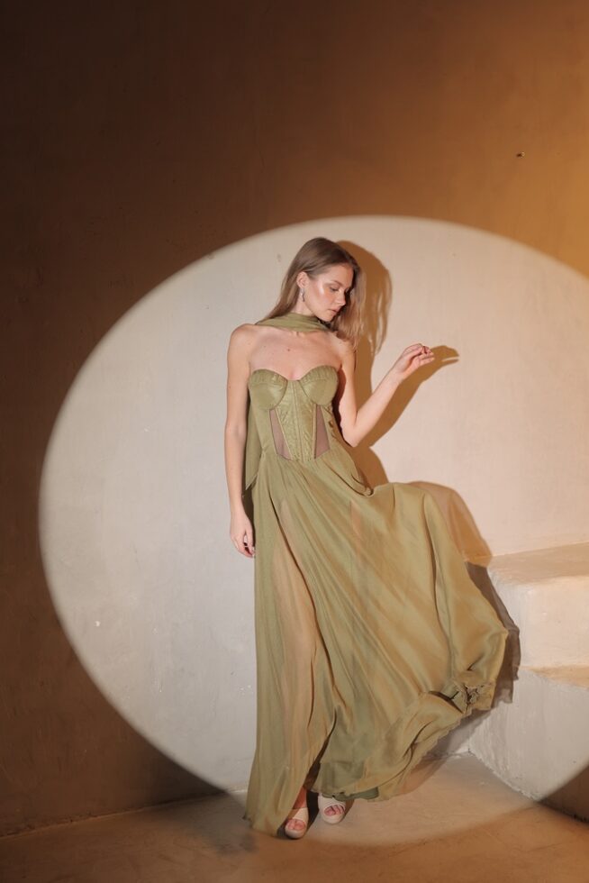 שמלת ערב מקסי אימרי ירוק זית בהיר 4