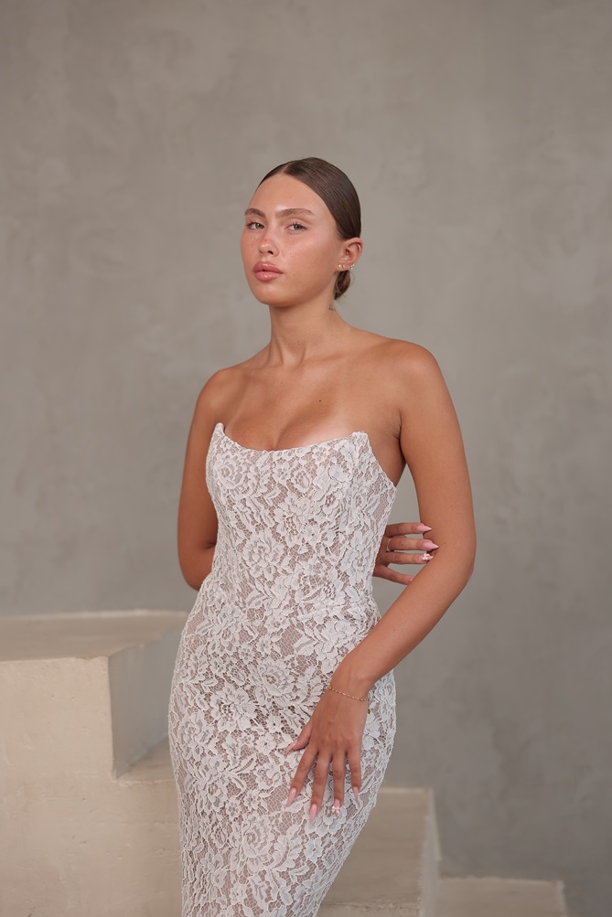 שמלת ערב מקסי שייה לבן גוף 3