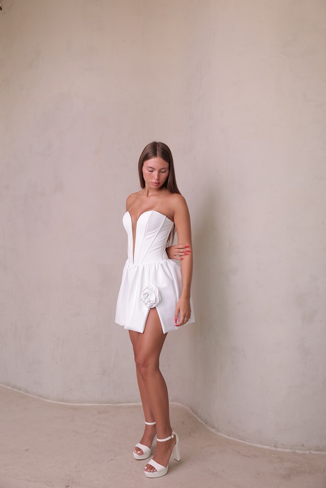 שמלת ערב מיני דדי לבן 1 שמלת ערב מיני דדי לבן 1