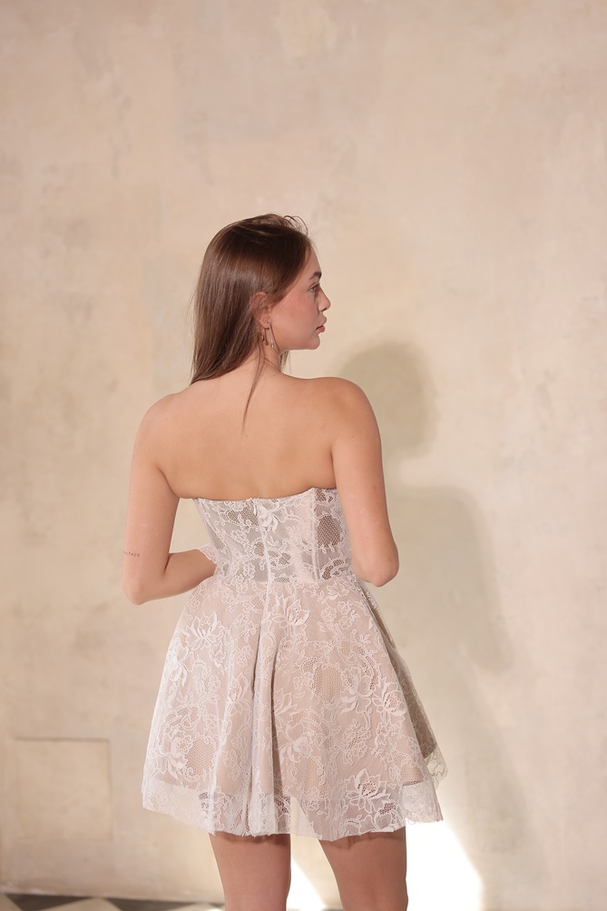 שמלת ערב מיני גרייס לבן גוף