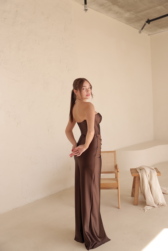 שמלת ערב מקסי עמנואל חום 2