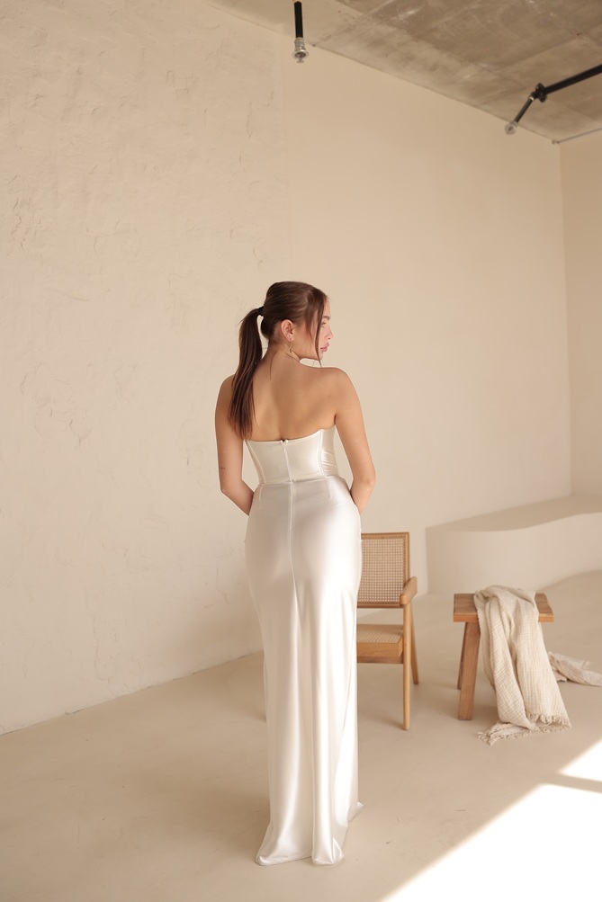 שמלת ערב מקסי עמנואל לבן 1